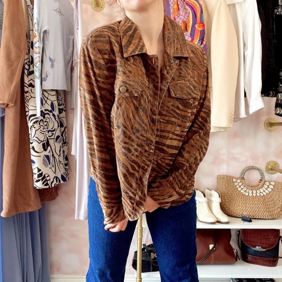 Vintage Bamboo Traders Petite Animal Print Top - Picture 6 of 7